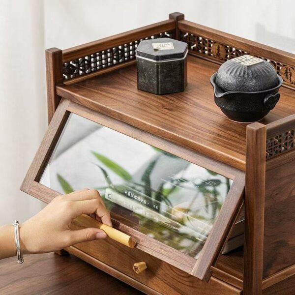 Moderne kleine Pfeifenvitrine